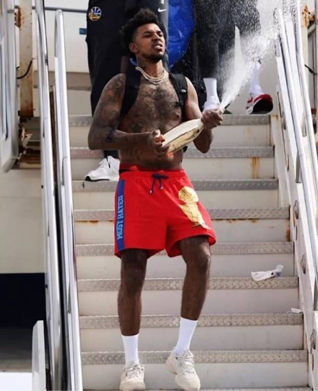 拉诺基亚：当年孔蒂想让我加盟尤文，但在国米拿冠军感觉不同（拉诺基亚：孔蒂曾邀我去尤文，但在国米夺冠的感觉截然不同）