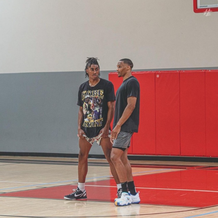 都体：尤文和那不勒斯为蒂亚戈-加布里埃尔和门多萨展开竞争（都灵体育报：尤文与那不勒斯争夺蒂亚戈-加布里埃尔及门多萨）