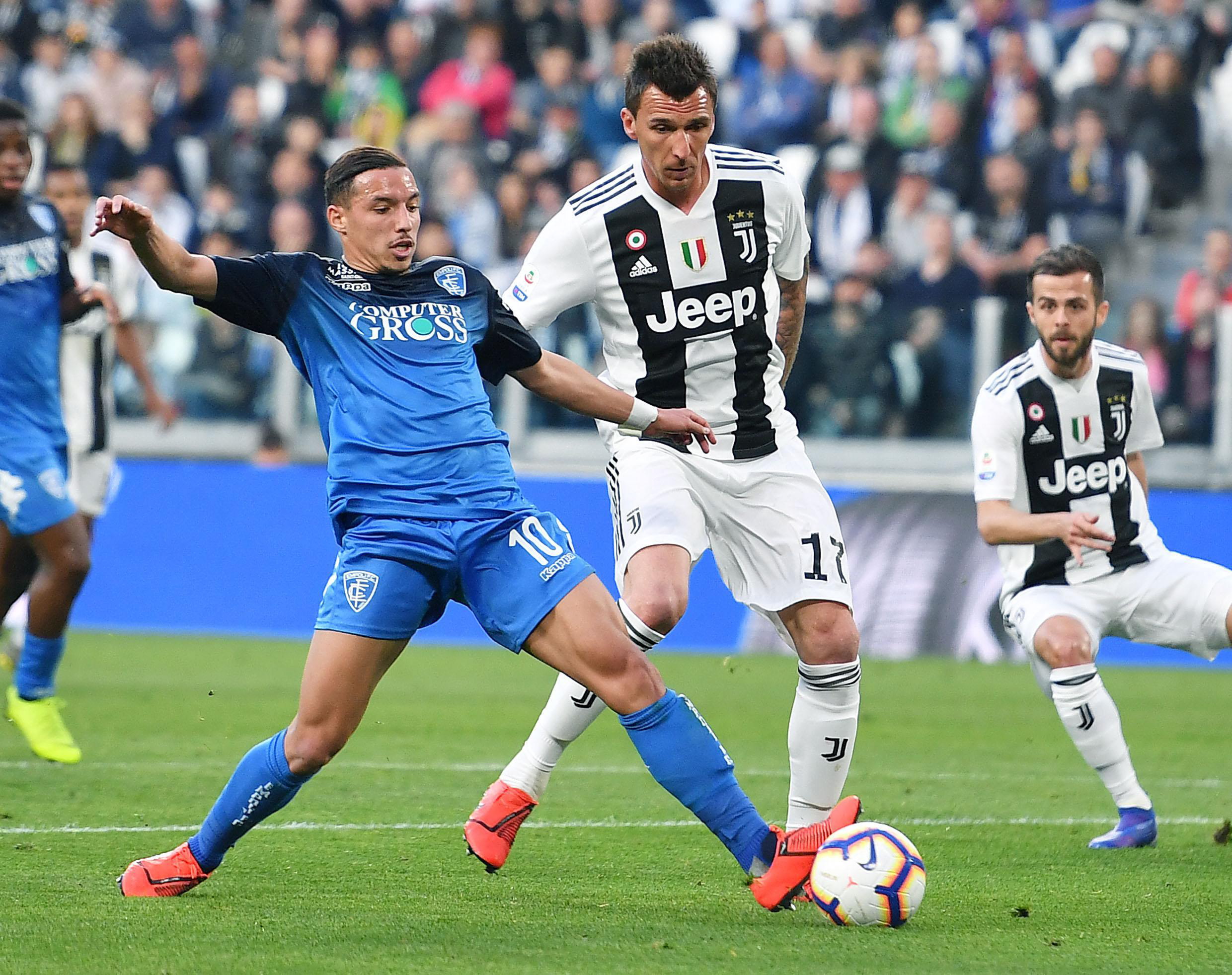 阿斯：利物浦拜仁领跑格伊争夺战，皇马因其高薪高签字费退出（阿斯：利物浦、拜仁在格伊竞逐中领先，皇马因薪资与签字费过高放弃引进）