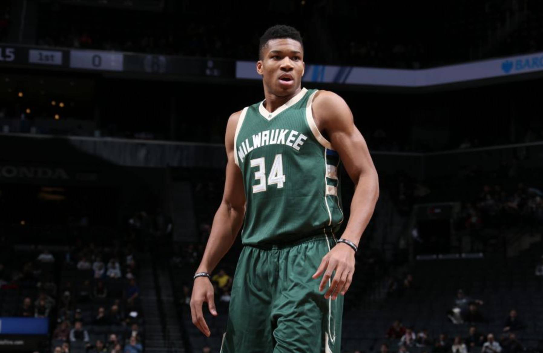 法尔克：阿斯拉尼进入拜仁和多特引援名单，球员解约金3000万（法尔克：拜仁、多特将阿斯拉尼列入引援名单，解约金为3000万）