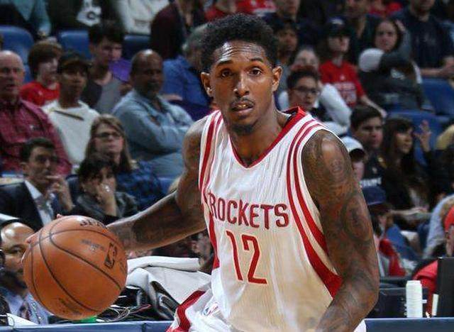 拜仁、巴萨有意，记者：阿斯拉尼想迈出下一步，不会长期留队（拜仁巴萨有意，记者称阿斯拉尼寻求更上层楼，暂无长期留队打算）