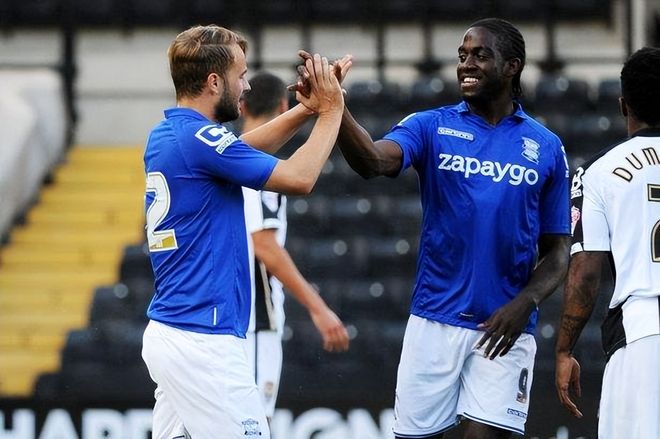 斯洛特：阿诺德对利物浦而言很特别，每次见到他我都会拥抱他（斯洛特：阿诺德之于利物浦意义非凡，每次见到他我都会给他一个拥抱）