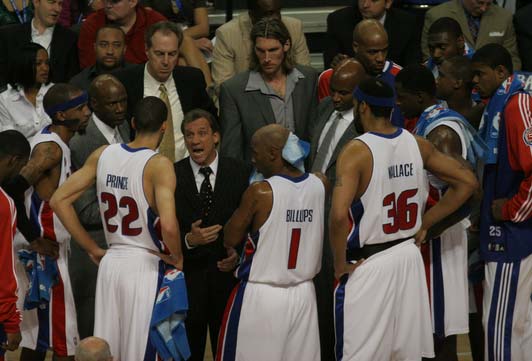 意媒：39岁拉莫斯被推荐给米兰，管理层和阿莱格里将进行评估（意媒：米兰获荐39岁拉莫斯，俱乐部高层与阿莱格里将评估）