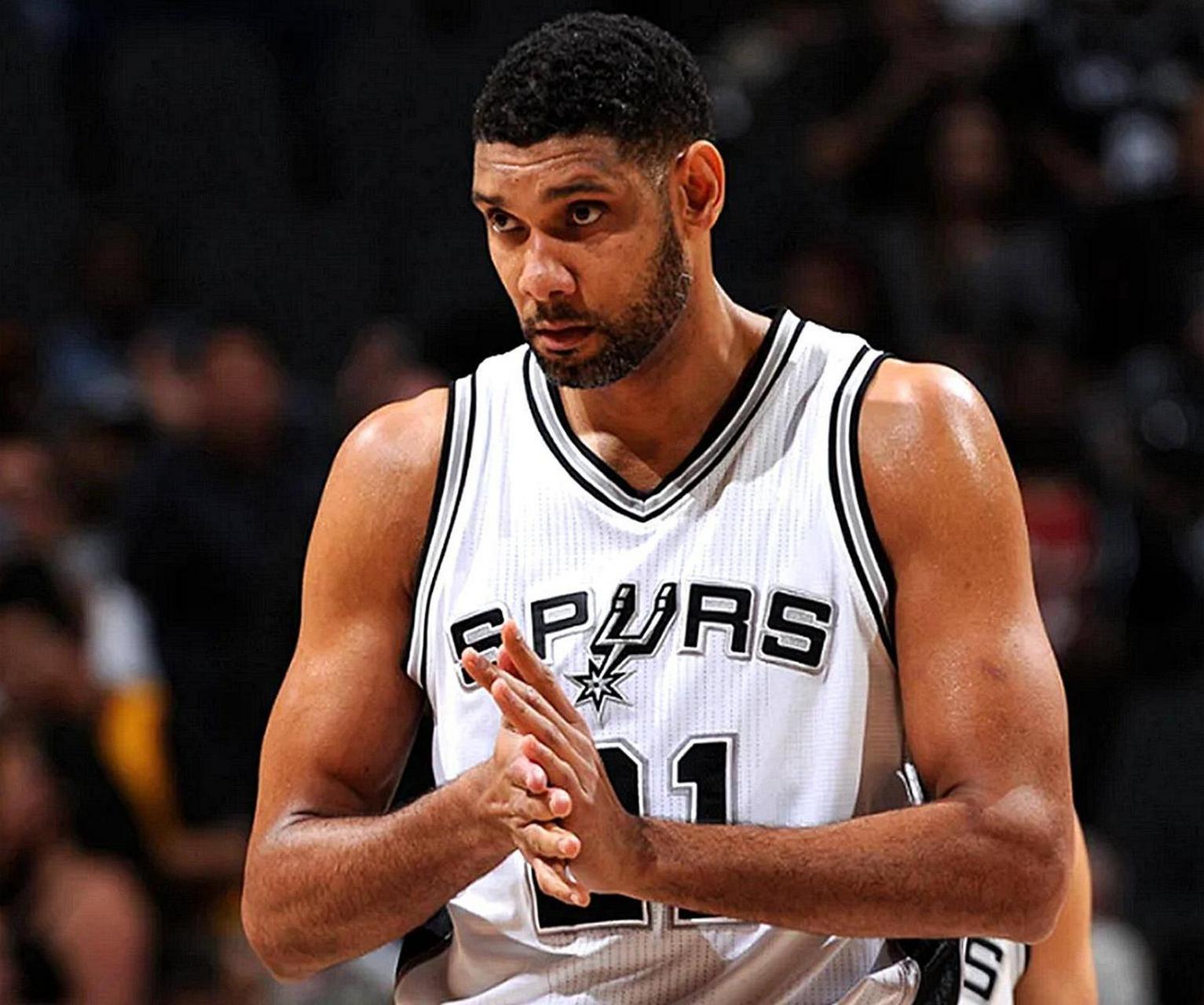 因排名垫底多名球员家人遭死亡威胁，佛罗伦萨官方表示谴责（球队垫底致多名球员家属遭死亡威胁，佛罗伦萨俱乐部发声谴责）