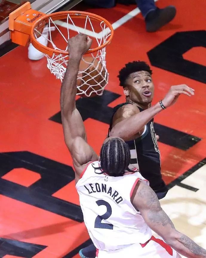 安东尼：很高兴进球，但更让我满意的是球队整体的表现（安东尼：进球让我开心，但更令我欣慰的是球队的整体发挥）