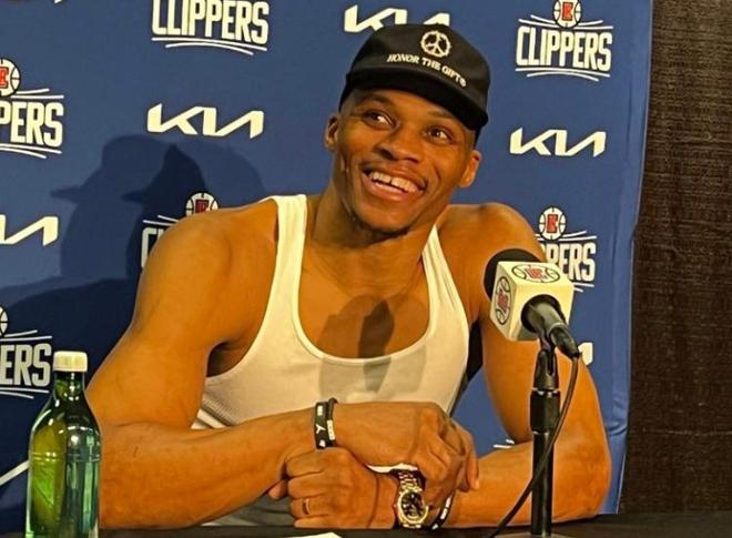 那个拥抱是整场最温暖的画面（全场最暖一幕：那个拥抱）