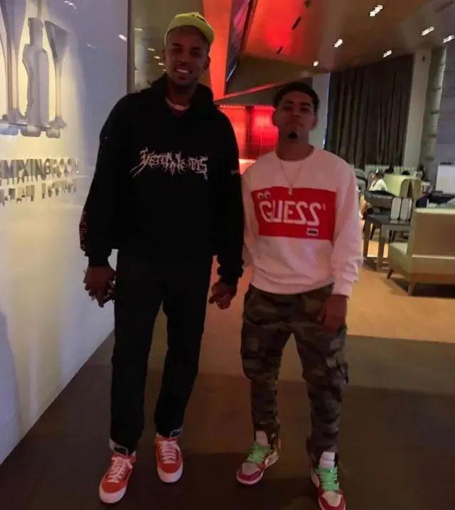 裁判录音显示，桑切特踢倒费尔明后说“这只是普通的铲球”（裁判音频曝光：桑切特踢翻费尔明后辩称“只是一次普通铲球”）