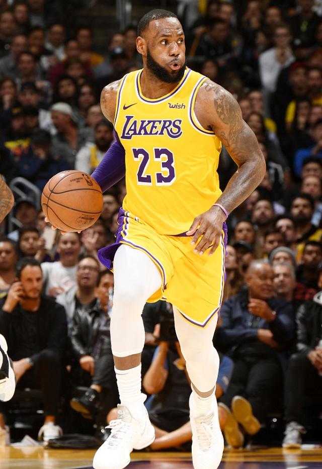 皇马跟队：姆巴佩、巴尔韦德、吕迪格、卡马文加等人缺席训练（姆巴佩、巴尔韦德、吕迪格、卡马文加等皇马球员缺席训练）