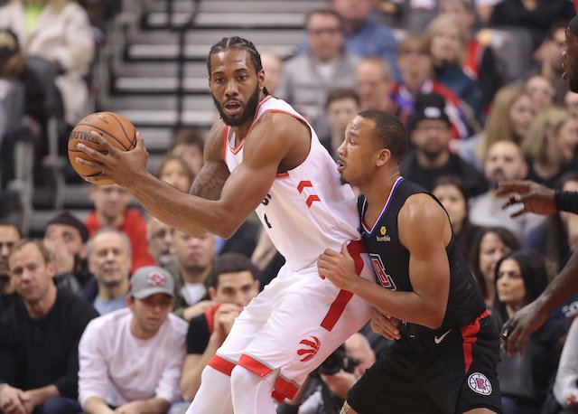 看台嘘声不断，不是因为输球（看台嘘声此起彼伏，原因不在输球）