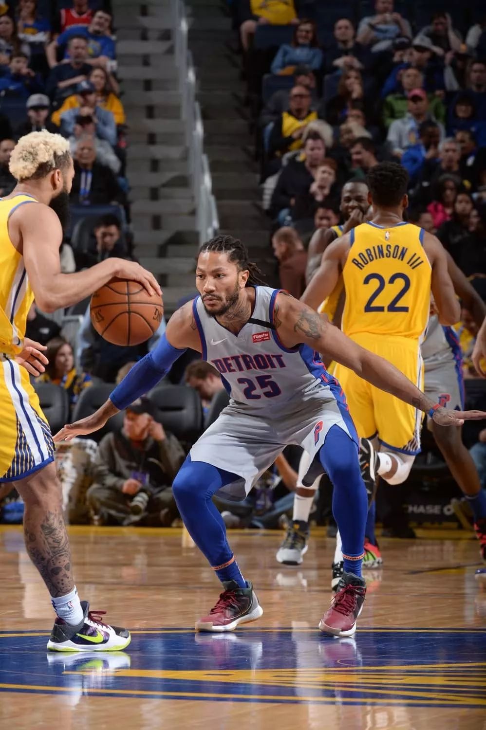 中超转会市场：广州队签下新前锋,（广州队完成前锋引援：中超转会最新消息）